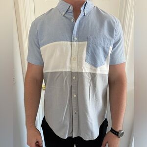 American eagle short sleeve button up. XL. Color block. Like new, worn once